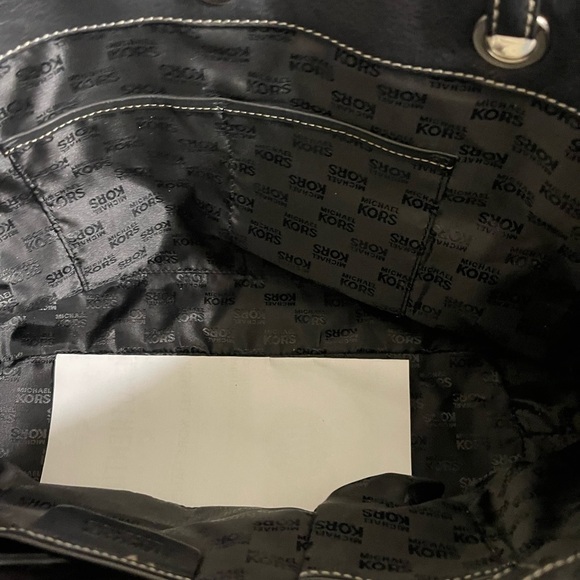 MICHAEL KORS Genuine Leather Large Soft Tote Shoulder Handbag. Very GUC w/COA - Picture 13 of 13